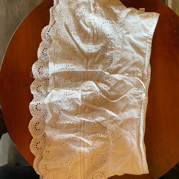White hollister skirt - Picture 2 of 3